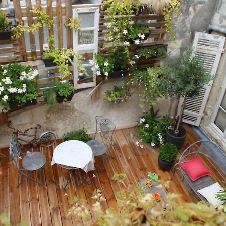 Une Chambre En Ville Saintes Buitenkant foto
