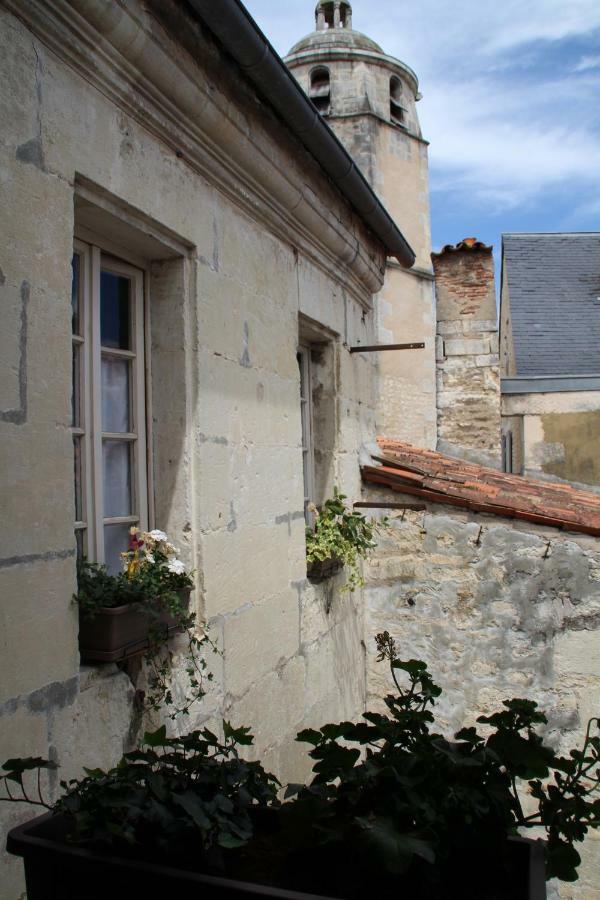 Une Chambre En Ville Saintes Buitenkant foto