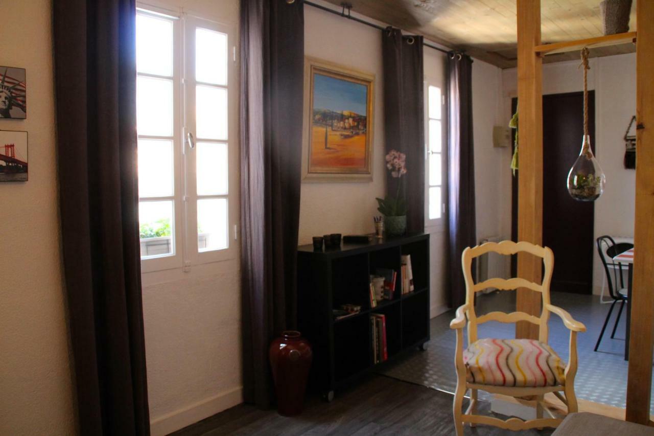 Une Chambre En Ville Saintes Buitenkant foto
