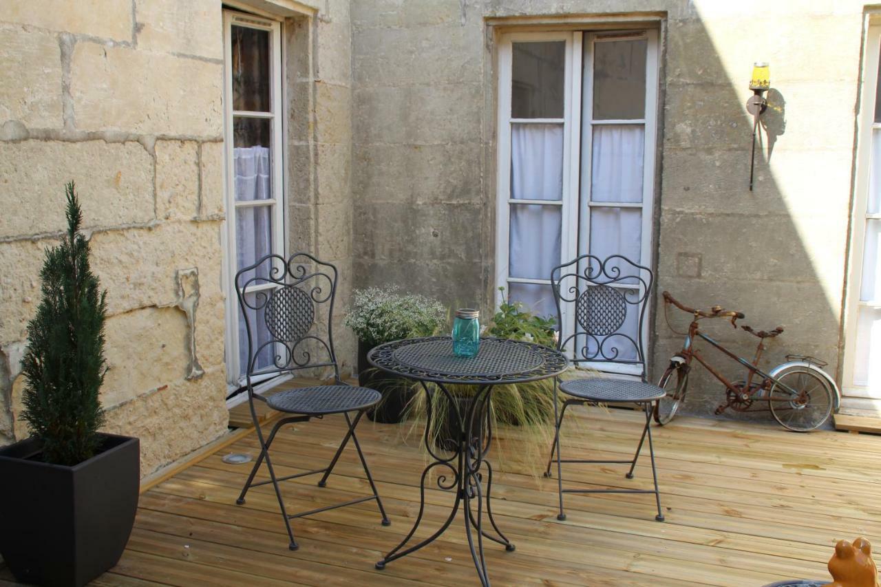Une Chambre En Ville Saintes Buitenkant foto