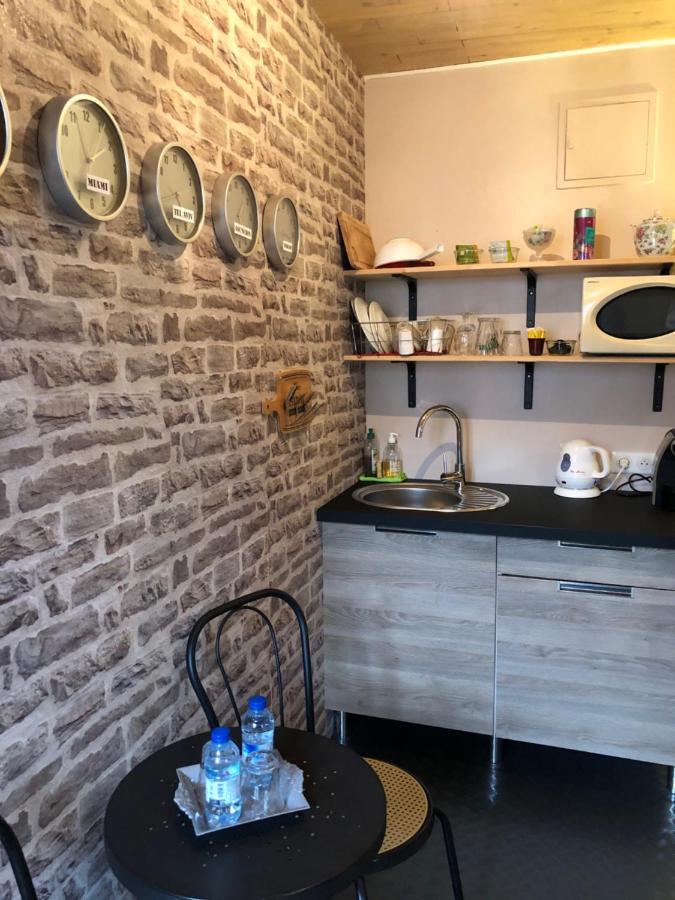 Une Chambre En Ville Saintes Buitenkant foto