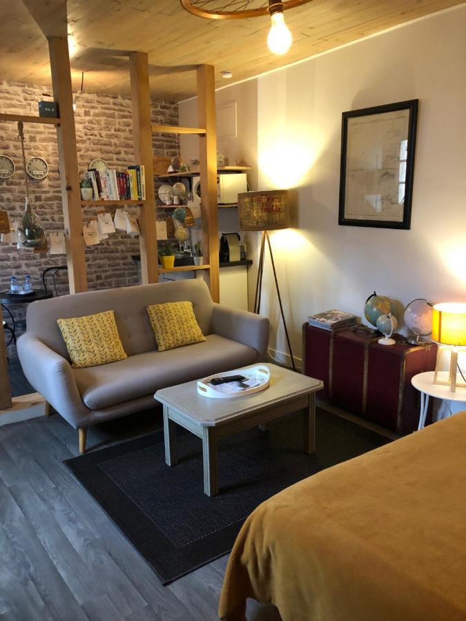 Une Chambre En Ville Saintes Buitenkant foto